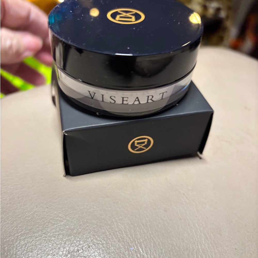🆕 VISEART
Seamless Setting Powder 8g. New In Box! - Picture 2 of 5